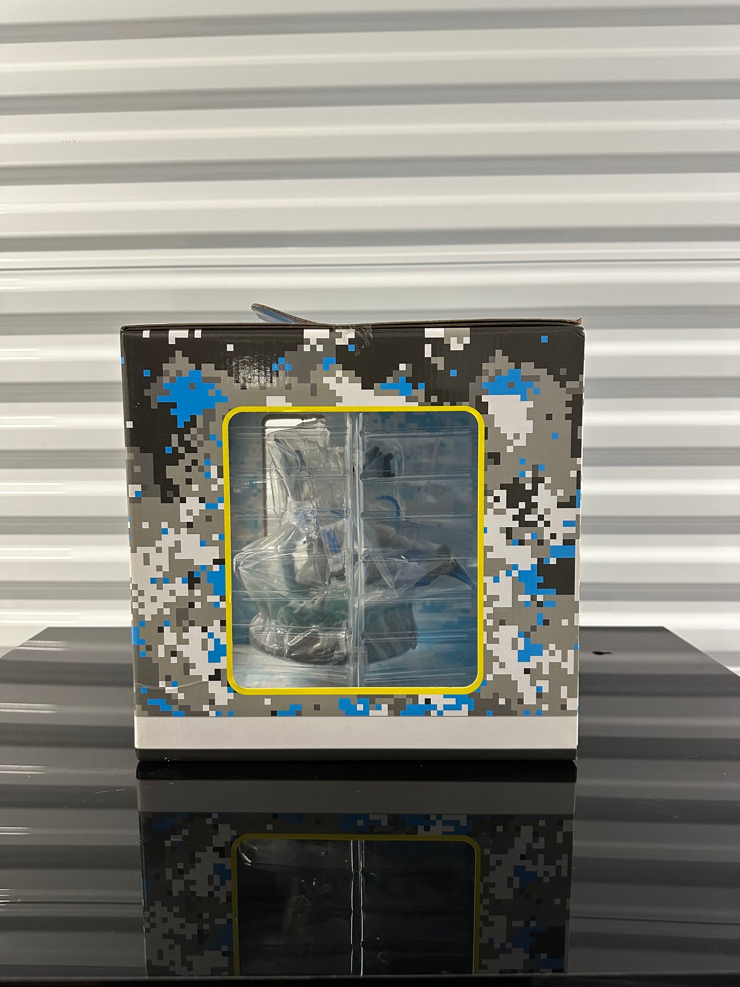 Pokemon Center Kyurem Black Figure